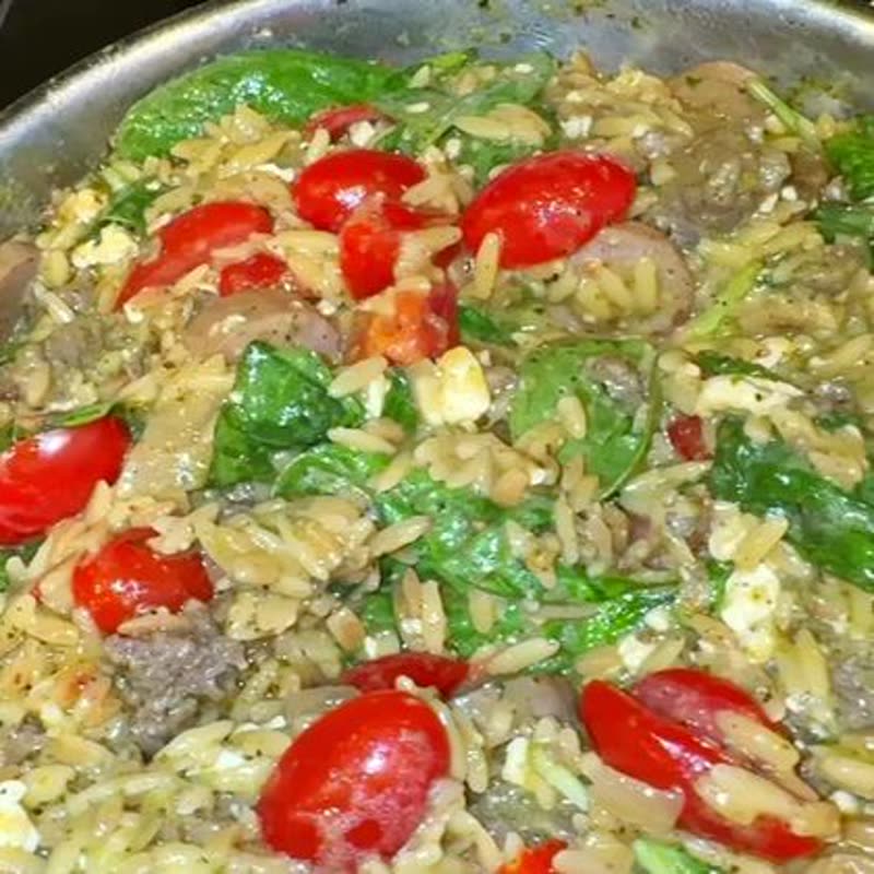 Creamy skillet chicken with tomato and spinach